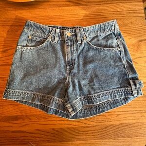 Levis Shorts Jr sz 7  High waisted L2 NWOT